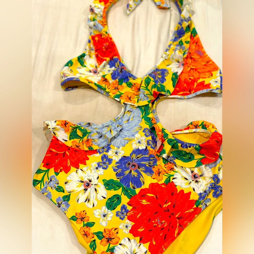 Aerie cut out one piece swimsuit size Large Long